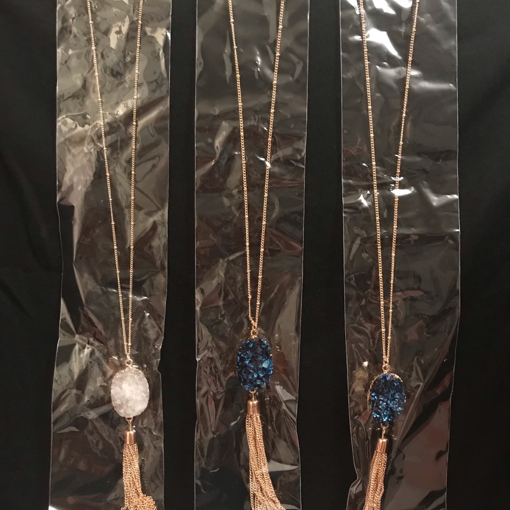 DRUZY Stone Pendant with Chain & Tassel - Picture 3 of 3